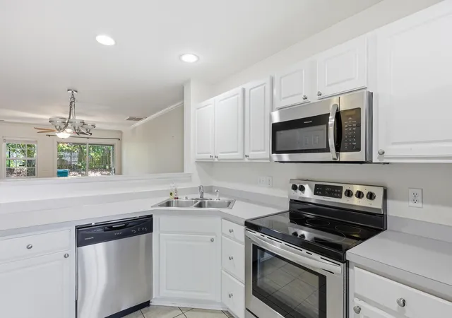 4th image of 121 Hornby Cir, Goose Creek, SC 29445 | MLS# 26009736