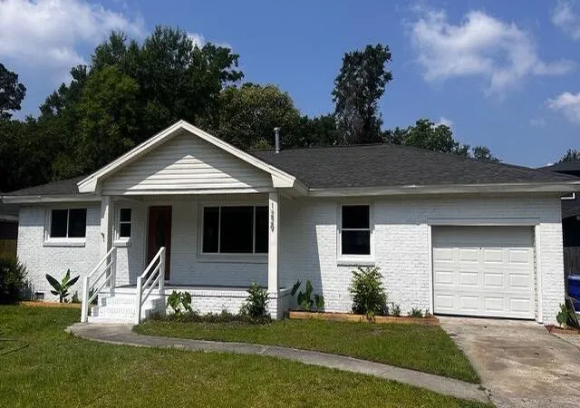 Photo 1 of Single family home for sale at 1229 Winston St, Charleston, SC 29407 | MLS# 26013455 | Listing updated on 2026-08-04