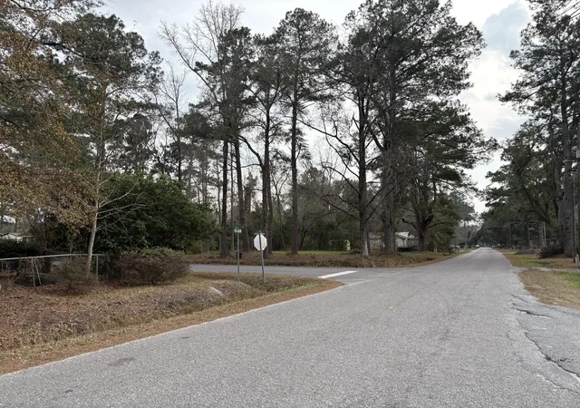 image of 410 Poplar St, Walterboro, SC 29488 | MLS# 26022221