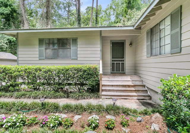 1st image of 360 W Smith St, Summerville, SC 29485 | MLS# 26016944