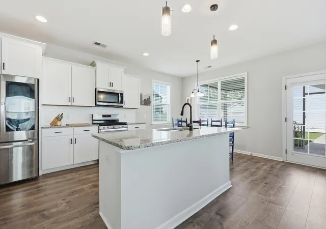 Photo 3 of Single family home for sale at 122 Angelica Ave, Summerville, SC 29483 | MLS# 26010650 | Listing updated on 2026-08-04
