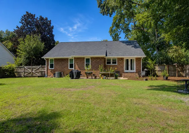 Photo 4 of Single family home for sale at 1232 Myrick Rd, Mount Pleasant, SC 29464 | MLS# 26022243 | Listing updated on 2026-09-04
