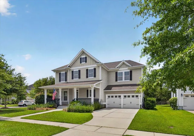 Photo 3 of Single family home for sale at 725 Quintan St, Summerville, SC 29486 | MLS# 26020447 | Listing updated on 2026-09-01