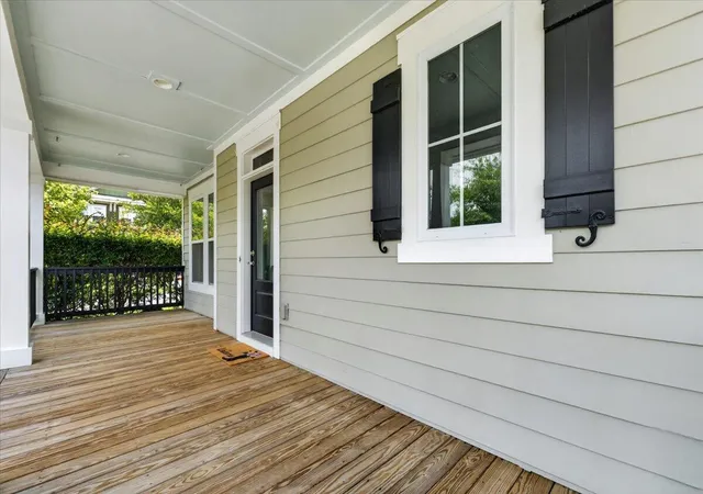 Photo 4 of Single family home for sale at 725 Quintan St, Summerville, SC 29486 | MLS# 26020447 | Listing updated on 2026-09-01