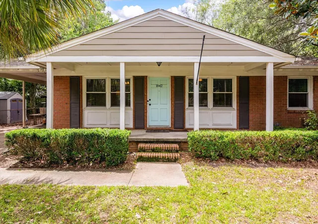 Photo 2 of Single family home for sale at 1842 Gippy Ln, Charleston, SC 29407 | MLS# 26022552 | Listing updated on 2026-09-08