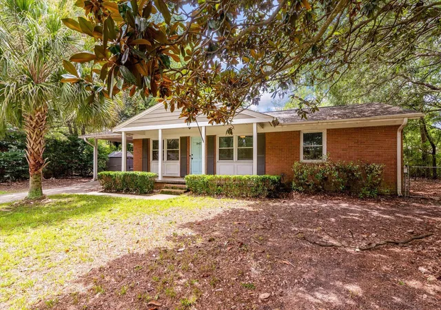 Photo 3 of Single family home for sale at 1842 Gippy Ln, Charleston, SC 29407 | MLS# 26022552 | Listing updated on 2026-09-08