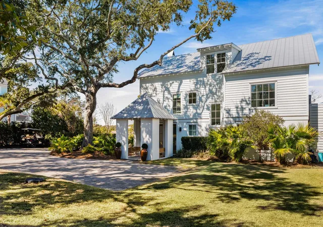 Homes for sale in Isle Of Palms, SC | 1001 Palm Blvd, Isle Of Palms, SC 29451 | MLS# 26009124