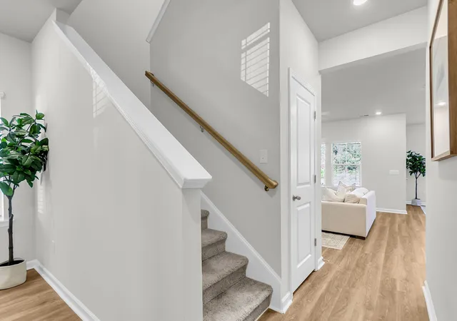 Photo 4 of Single family home for sale at 214 Hungerford Dr, Summerville, SC 29486 | MLS# 26023571 | Listing updated on 2026-10-24