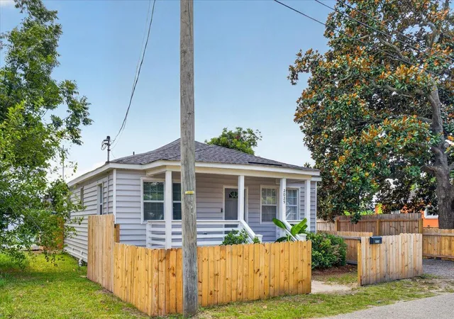 Homes for sale in North Charleston, SC | 2029 Saint Francis St, North Charleston, SC 29405 | MLS# 26019026