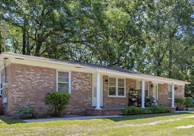 3rd image of 1746 E Avalon Cir, Charleston, SC 29407