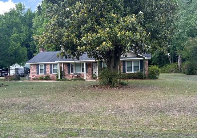 Homes for sale in Manning, SC | 1184 Fellowship Dr, Manning, SC 29102 | MLS# 26014560