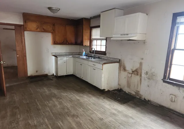 Photo 3 of Single family home for sale at 600 E 3rd North St, Summerville, SC 29485 | MLS# 26021342 | Listing updated on 2026-08-25