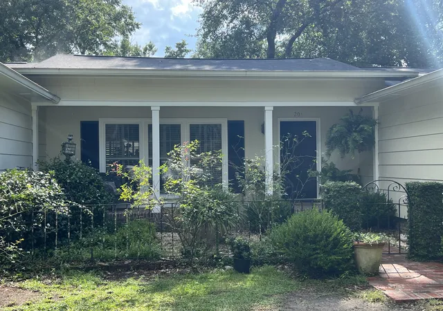 Homes for sale in Walterboro, SC | 201 Silverhill Rd, Walterboro, SC 29488 | MLS# 25032951