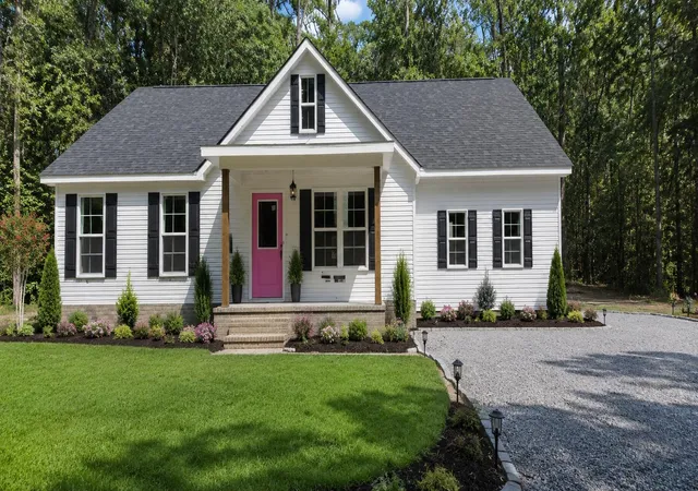 Photo 1 of Single family home for sale at 1600 Stukes Rd, Manning, SC 29102 | MLS# 26022273 | Listing updated on 2026-08-06