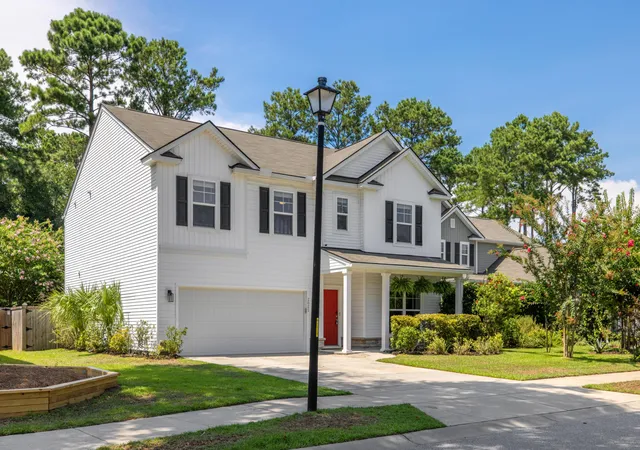 Photo 3 of Single family home for sale at 2025 Lanneau Ln, Johns Island, SC 29455 | MLS# 26020633 | Listing updated on 2026-09-14