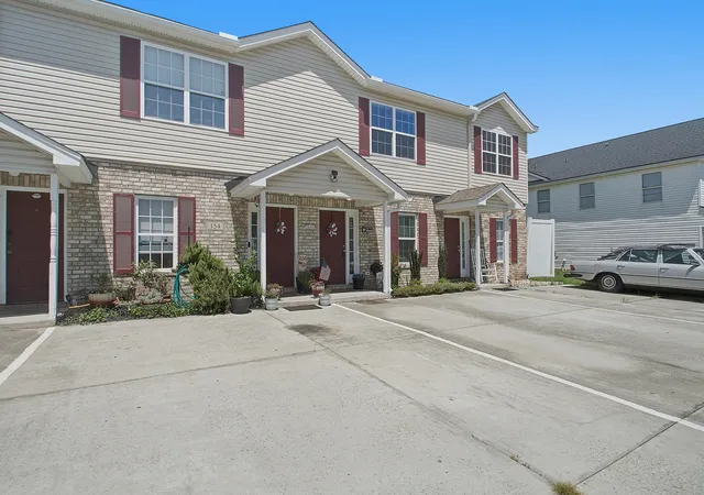 Photo 3 of Townhouse for sale at 156 Pine Shadow Dr, Goose Creek, SC 29445 | MLS# 26023120 | Listing updated on 2026-09-21
