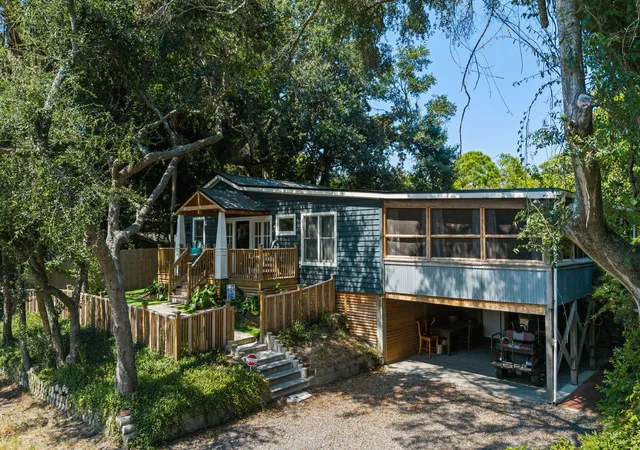 Homes for sale in Folly Beach, SC | 212 E Hudson Ave, Folly Beach, SC 29439 | MLS# 26010157