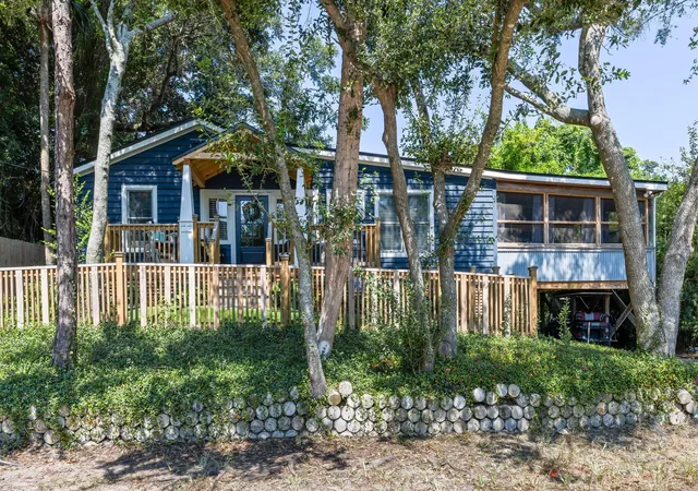 Homes for sale in Folly Beach, SC | 212 E Hudson Ave, Folly Beach, SC 29439 | MLS# 26010157