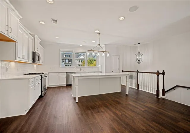 Photo 3 of Townhouse for sale at 1546 Moss Spring Rd, Mount Pleasant, SC 29466 | MLS# 26023869 | Listing updated on 2026-09-30