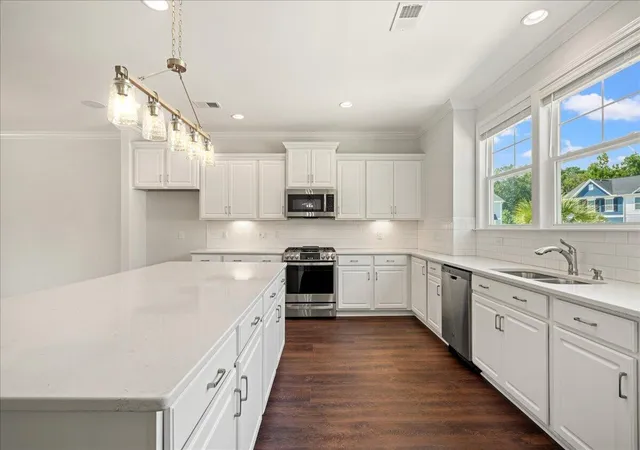 Photo 4 of Townhouse for sale at 1546 Moss Spring Rd, Mount Pleasant, SC 29466 | MLS# 26023869 | Listing updated on 2026-09-30
