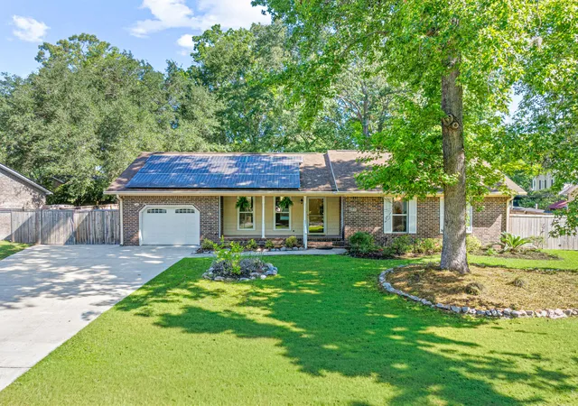 Homes for sale in James Island, SC | 29 Hillcreek Blvd, James Island, SC 29412 | MLS# 26016851