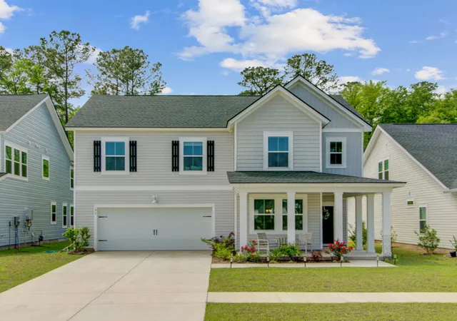 Photo 2 of Single family home for sale at 86 Red Blf St, Summerville, SC 29483 | MLS# 25009573 | Listing updated on 2026-10-23