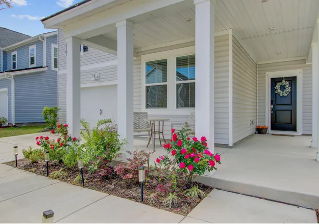 Photo 3 of Single family home for sale at 86 Red Blf St, Summerville, SC 29483 | MLS# 25009573 | Listing updated on 2026-10-23