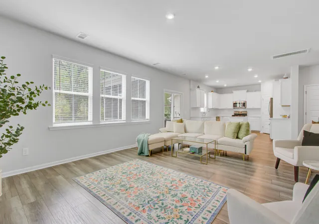 Photo 3 of Single family home for sale at 86 Red Blf St, Summerville, SC 29483 | MLS# 25009573 | Listing updated on 2026-10-23