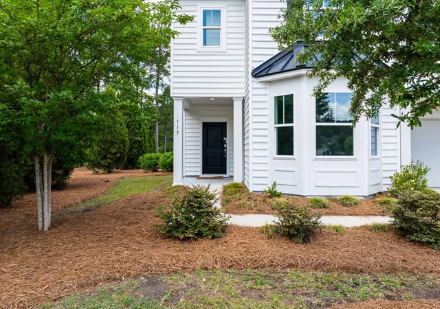 Photo 3 of Single family home for sale at 113 Lindera Preserve Blvd, Summerville, SC 29486 | MLS# 26015449 | Listing updated on 2026-08-22