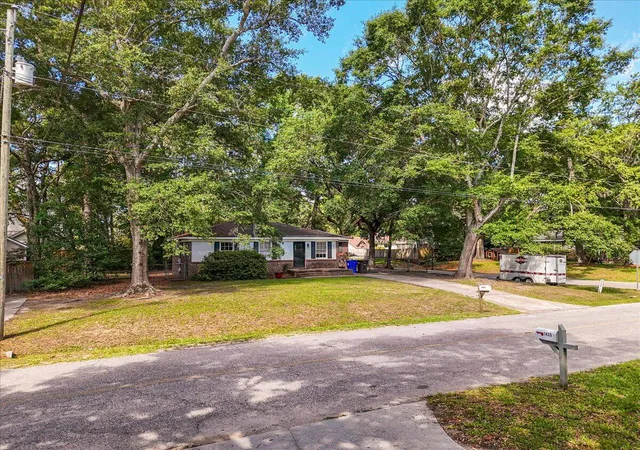 3rd image of 1436 Heather Dr, Mount Pleasant, SC 29464 | MLS# 26018523