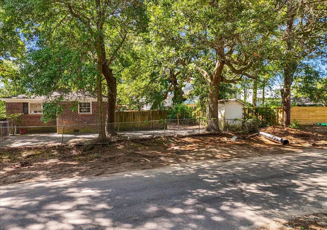 4th image of 1436 Heather Dr, Mount Pleasant, SC 29464 | MLS# 26018523