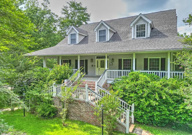 Photo 1 of Single family home for sale at 137 Old Winter Rd, Summerville, SC 29486 | MLS# 26019947 | Listing updated on 2026-09-30