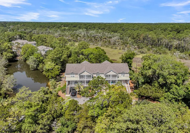 Photo 3 of Townhouse for sale at 202 Garmouth Ct, Mount Pleasant, SC 29466 | MLS# 26019843 | Listing updated on 2026-09-17