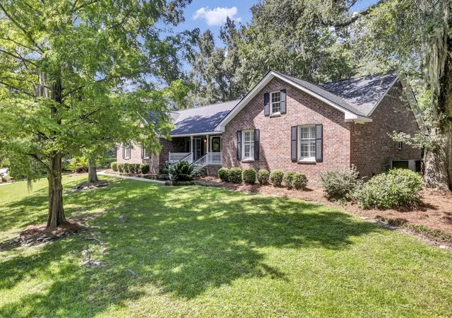 Photo 3 of Single family home for sale at 103 Old Postern Rd, Summerville, SC 29483 | MLS# 26023882 | Listing updated on 2026-09-17