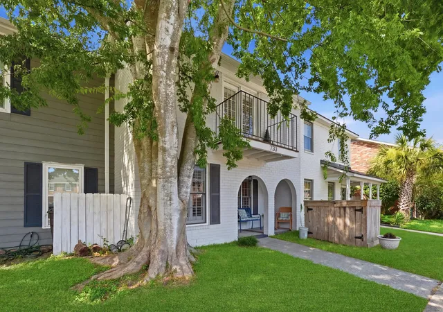 Photo 2 of Townhouse for sale at 733 Ralston Ct, Mount Pleasant, SC 29464 | MLS# 26020963 | Listing updated on 2026-09-15