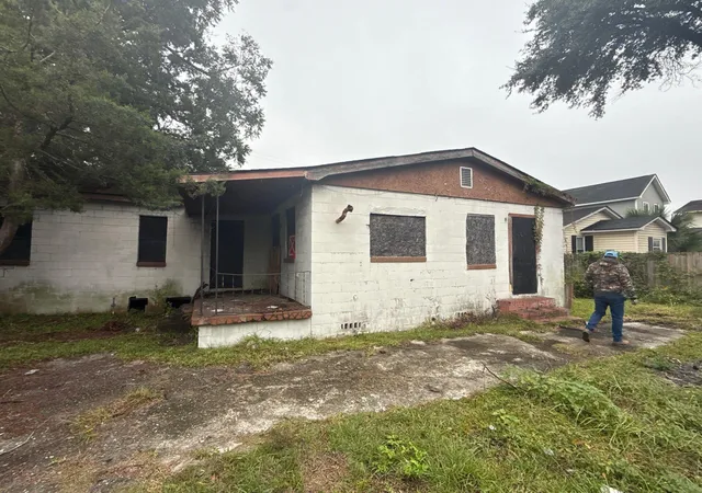 Photo 3 of Single family home for sale at 2306 Meeting Street Rd, North Charleston, SC 29405 | MLS# 26024360 | Listing updated on 2026-09-01
