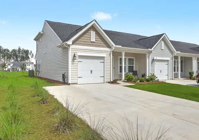 Photo 2 of Townhouse for sale at 941 Dusk Dr, Summerville, SC 29486 | MLS# 26017146 | Listing updated on 2026-08-31