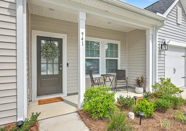 Photo 3 of Townhouse for sale at 941 Dusk Dr, Summerville, SC 29486 | MLS# 26017146 | Listing updated on 2026-08-31