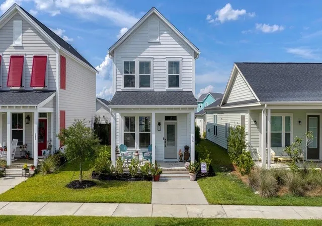 2nd image of 686 Blueway Ave, Summerville, SC 29486 | MLS# 26023520