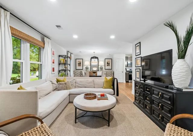 Photo 4 of Single family home for sale at 1421 Tara Rd, Charleston, SC 29407 | MLS# 26024563 | Listing updated on 2026-09-17