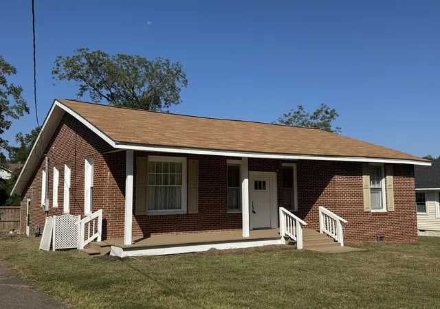 Photo 1 of Single family home for sale at 215 Church St, Edgefield, SC 29824 | MLS# 25025549 | Listing updated on 2026-08-05