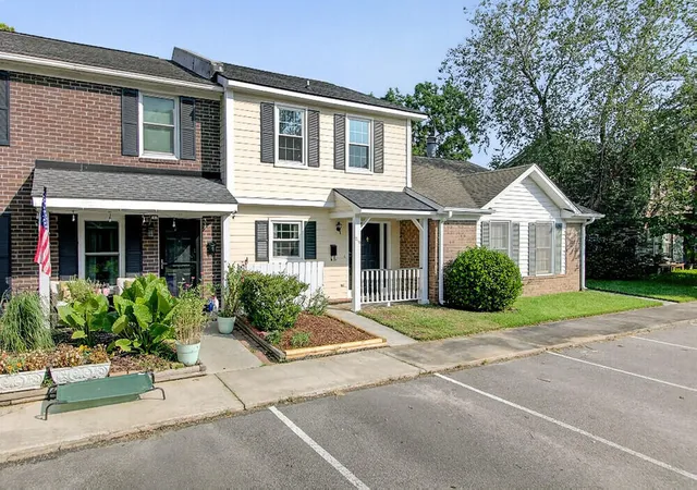 2nd image of 719 Williamson Dr, Mount Pleasant, SC 29464 | MLS# 26022097