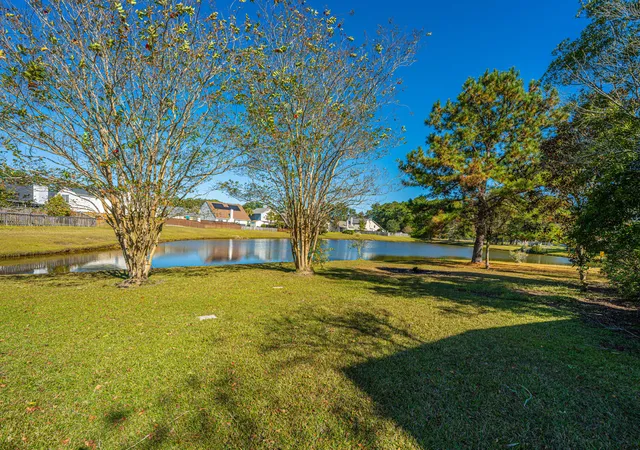 Photo 3 of Single family home for sale at 444 Jamestown Dr, Summerville, SC 29486 | MLS# 25030008 | Listing updated on 2026-10-23