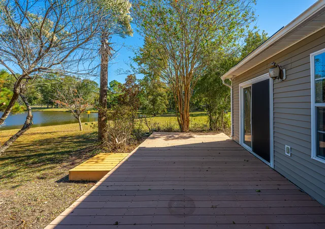 Photo 3 of Single family home for sale at 444 Jamestown Dr, Summerville, SC 29486 | MLS# 25030008 | Listing updated on 2026-10-23