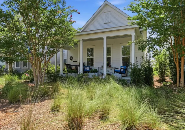 Photo 3 of Single family home for sale at 235 Summers Dr, Summerville, SC 29485 | MLS# 26021407 | Listing updated on 2026-08-17