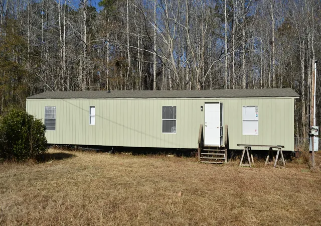 Photo 2 of Sale Pending at 5915 Exodus Dr, Georgetown, SC 29440 | MLS# 26000296 | Listing updated on 2026-01-07