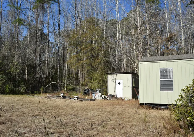 Photo 3 of Sale Pending at 5915 Exodus Dr, Georgetown, SC 29440 | MLS# 26000296 | Listing updated on 2026-01-07