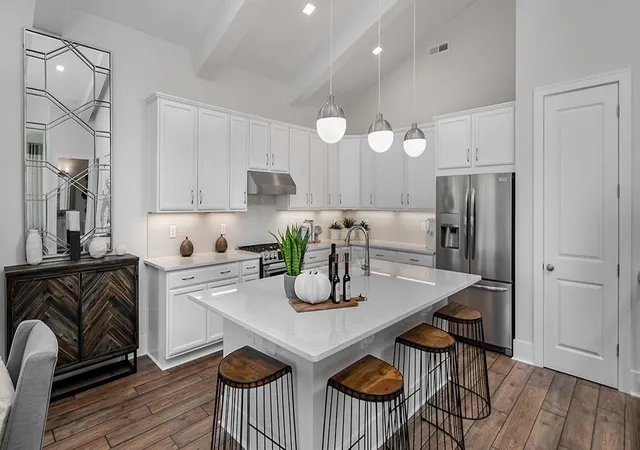 Photo 3 of Single family home for sale at 66 Cooper St, Charleston, SC 29403 | MLS# 24016244 | Listing updated on 2026-08-04