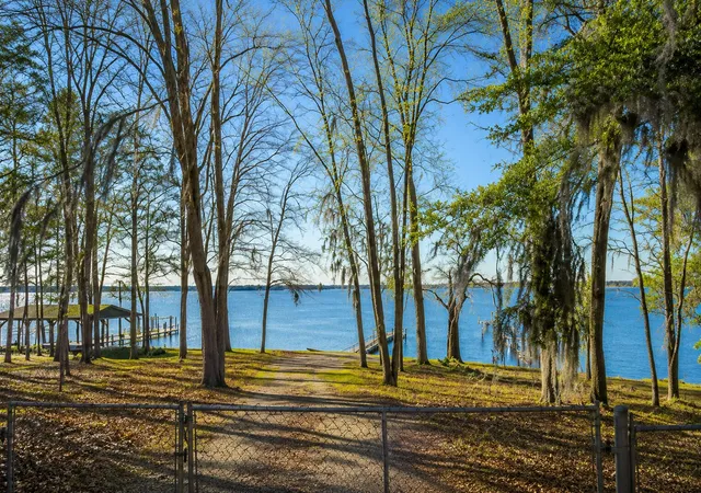Homes for sale in Summerton, SC | 1217 Birch Dr, Summerton, SC 29148 | MLS# 26017385