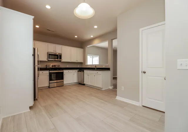 Photo 4 of Single family home for sale at 269 Cameron St, Summerville, SC 29486 | MLS# 26022737 | Listing updated on 2026-09-17